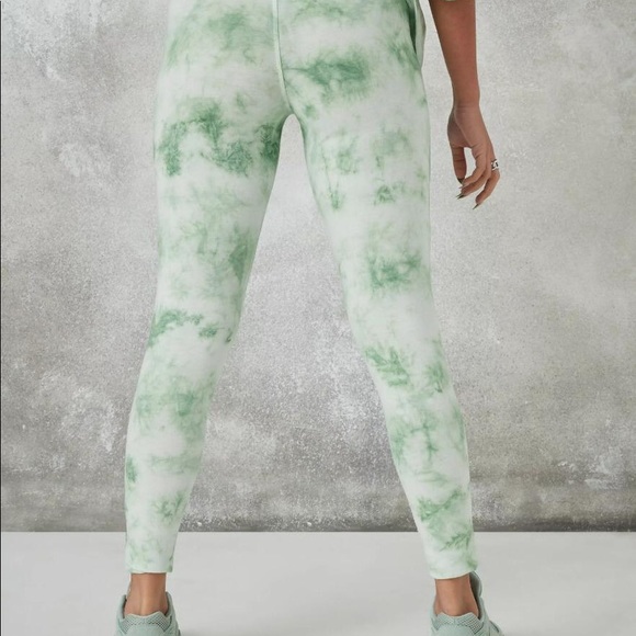 Tie Dye yoga pants !! Super comfortable and trendy - Picture 2 of 11